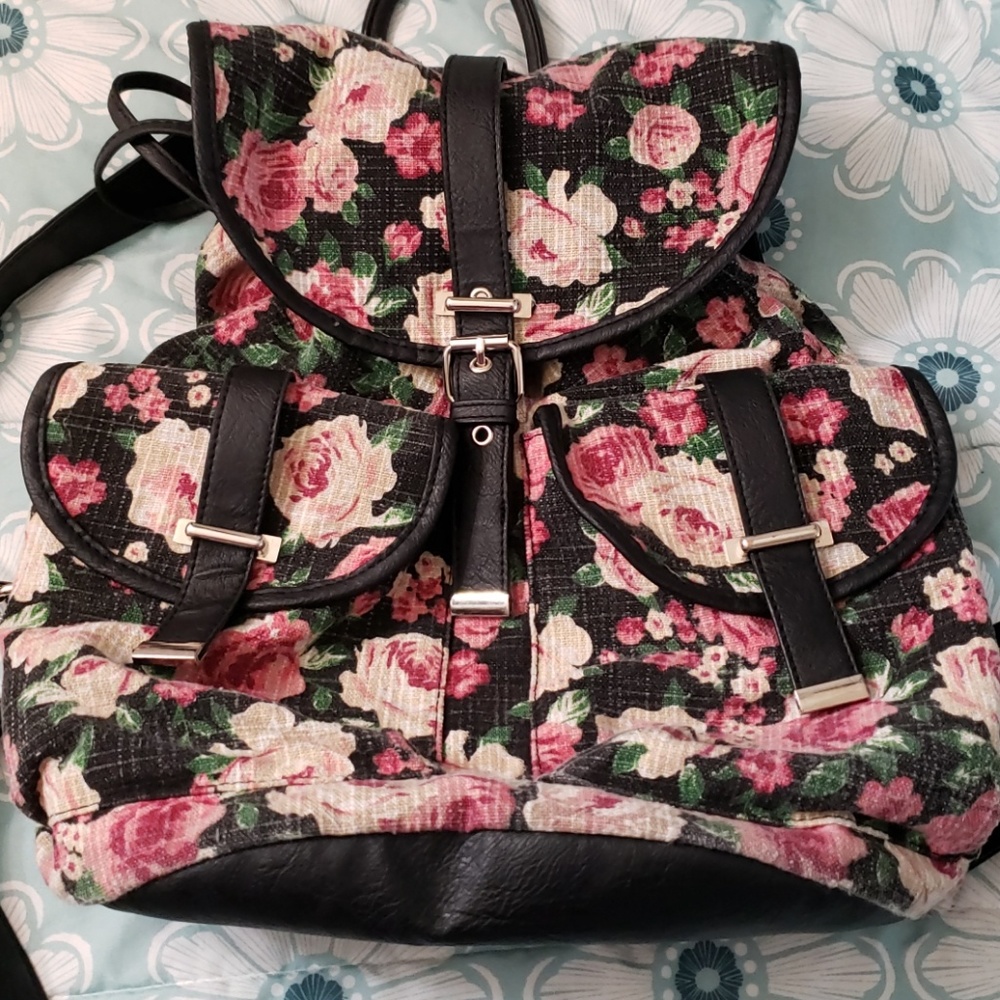 MUDD VINTAGE FLORAL BACKPACK